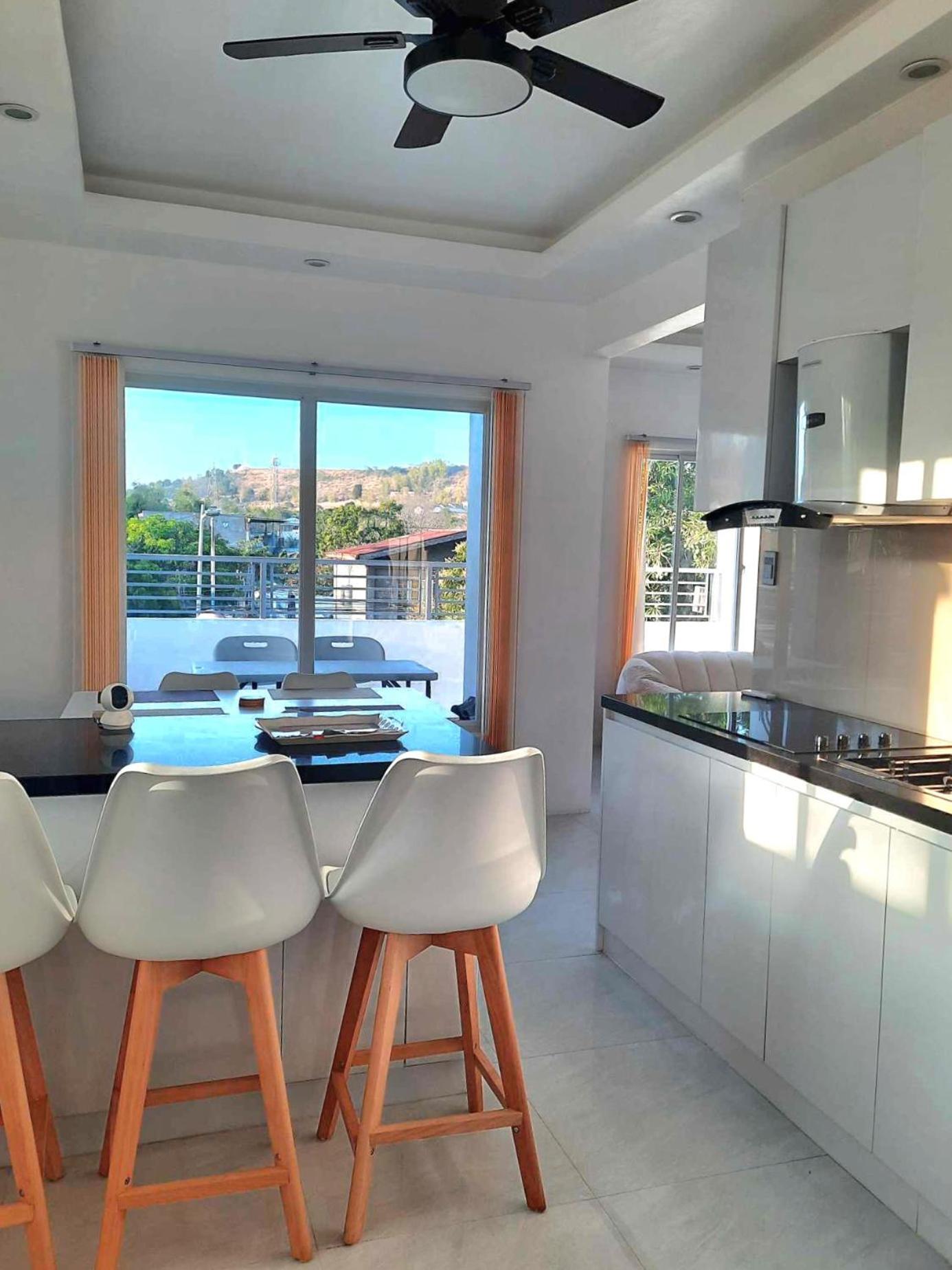 Mountain View Apartment Binangonan Luaran gambar