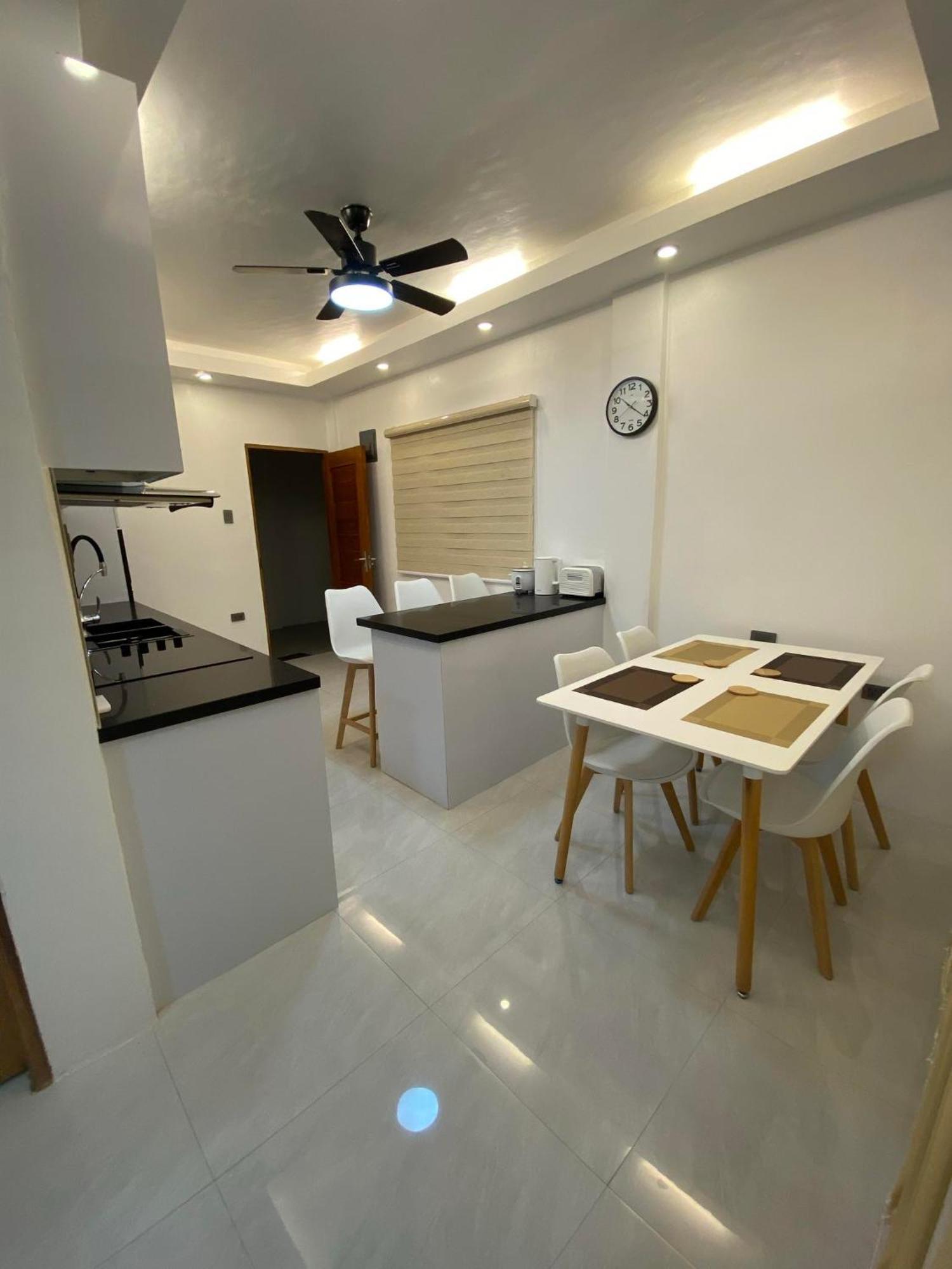 Mountain View Apartment Binangonan Luaran gambar
